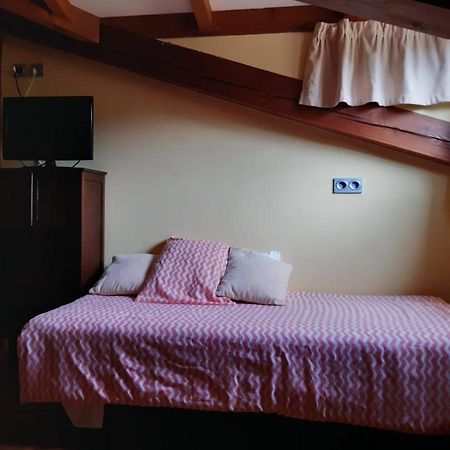 Hotel La Plaza Проаса Екстер'єр фото
