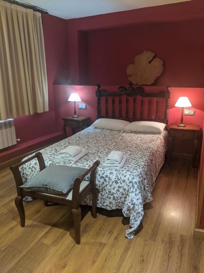 Hotel La Plaza Проаса Екстер'єр фото